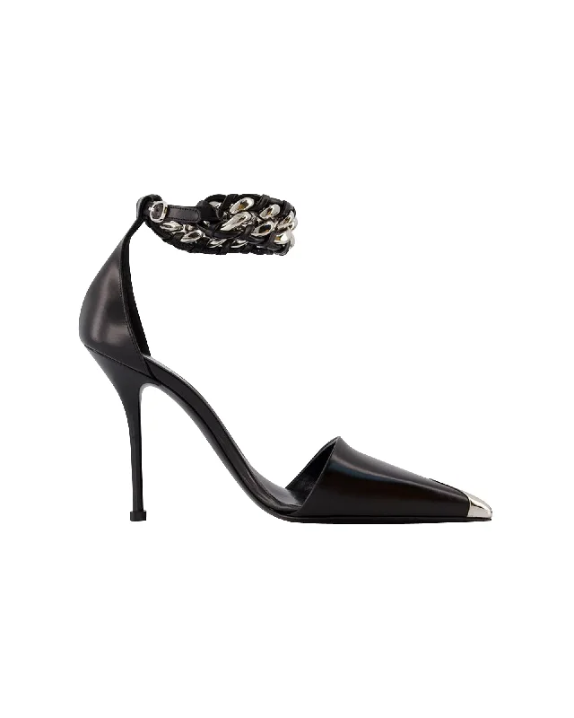 Women's burgundy stiletto heel pumps for a sophisticated appearancePunk Pumps - Alexander Mcqueen - Leather - Black/Silver Women's burgundy stiletto heel pumps for a sophisticated appearancePunk Pumps - Alexander Mcqueen - Leather - Black/Silver