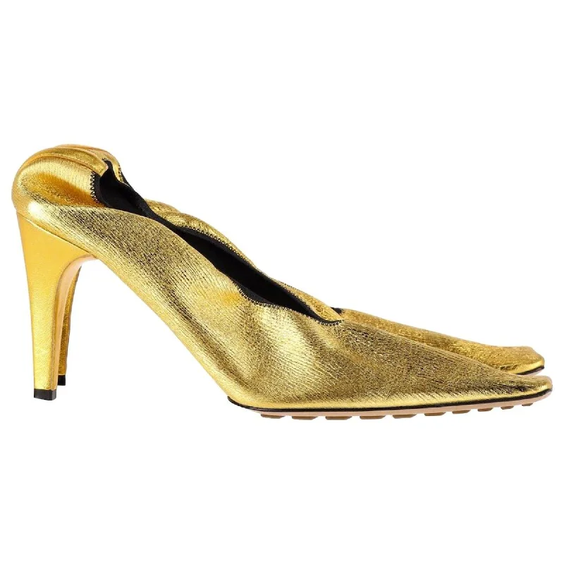 Women's wedding stiletto heel pumps with a pearl - encrusted strapBottega Veneta Sharpei Metallic Square-Toe Pumps In Gold Leather Women's wedding stiletto heel pumps with a pearl - encrusted strapBottega Veneta Sharpei Metallic Square-Toe Pumps In Gold Leather