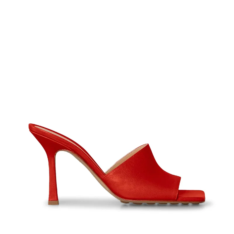 Women's lavender stiletto heel pumps for a delicate styleBottega Veneta Stretch Heeled Mules Women's lavender stiletto heel pumps for a delicate styleBottega Veneta Stretch Heeled Mules