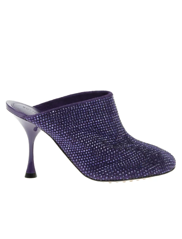 Women's date - night stiletto heel pumps with a sexy silhouetteBottega Veneta Dot Pumps Women's date - night stiletto heel pumps with a sexy silhouetteBottega Veneta Dot Pumps