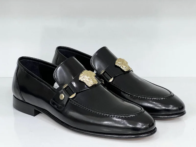 Women's Tassel - Trimmed Loafers with a Low Heel in Olive Green for a Trendy Twist Style: SL655-Black Women's Tassel - Trimmed Loafers with a Low Heel in Olive Green for a Trendy Twist Style: SL655-Black
