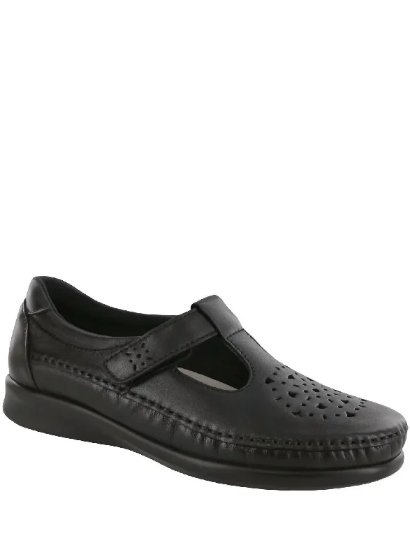 Women's Premium Leather Tassel Loafers in Dark Brown for a Classic Office Look Willow Slip On Loafer - Narrow In Black Women's Premium Leather Tassel Loafers in Dark Brown for a Classic Office Look Willow Slip On Loafer - Narrow In Black