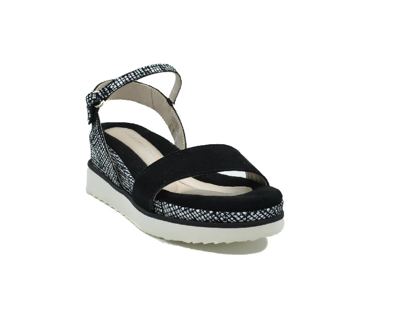 Women's Thong Sandals with a Beaded Design in Multicolor for a Beachy Aesthetic Women's Thong Sandals with a Beaded Design in Multicolor for a Beachy Aesthetic Women's Thong Sandals with a Beaded Design in Multicolor for a Beachy Aesthetic BELLA COMFORTO Dalia