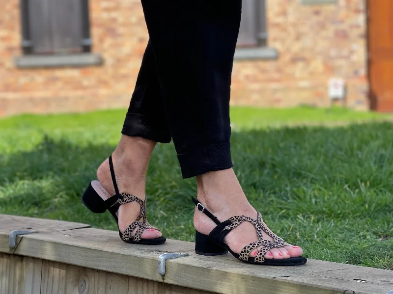 Women's Rhinestone - Embellished Open - Toe Sandals in Silver for a Glamorous Party Look Women's Rhinestone - Embellished Open - Toe Sandals in Silver for a Glamorous Party Look Women's Rhinestone - Embellished Open - Toe Sandals in Silver for a Glamorous Party Look Marianne Macie