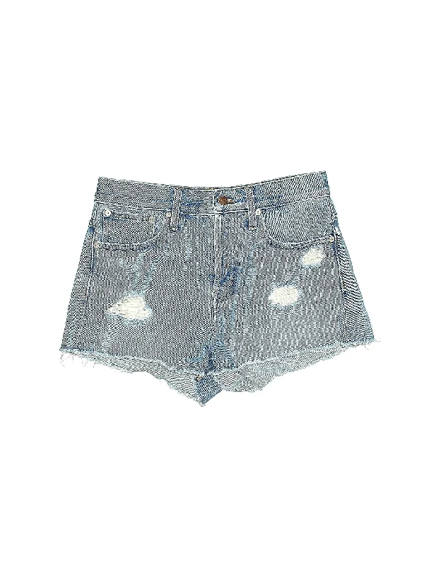 Low-Rise Denim Shorts in Medium Wash