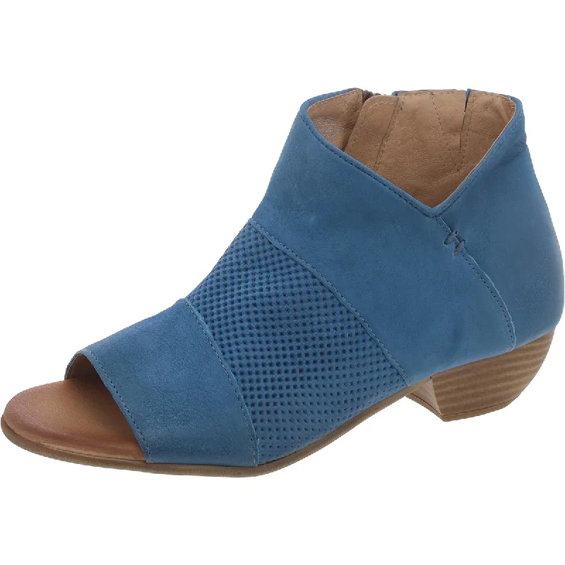 Anti - Slip Women's Sandals with a Grooved Sole in Green for Outdoor AdventuresClermont Womens Leather Block Heel Heels