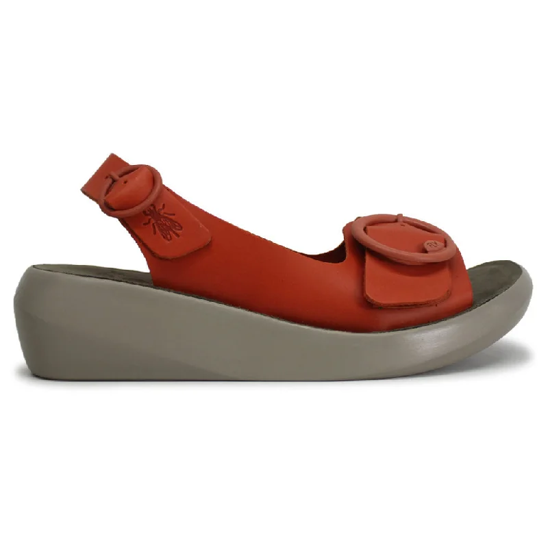 Sustainable Women's Recycled Material Sandals in Beige for Eco - Conscious ShoppersBERK754FLY Brooklyn Leather Women's Wedge Heels Sandals Sustainable Women's Recycled Material Sandals in Beige for Eco - Conscious ShoppersBERK754FLY Brooklyn Leather Women's Wedge Heels Sandals