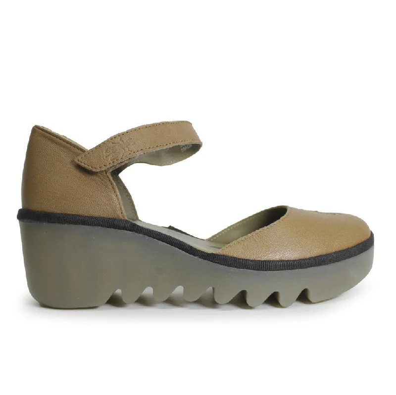 Women's Flat Slide Sandals with a Memory Foam Insole in White for All - Day ComfortFly London BISO305FLY P501305012 Leather Women's Sandals Women's Flat Slide Sandals with a Memory Foam Insole in White for All - Day ComfortFly London BISO305FLY P501305012 Leather Women's Sandals
