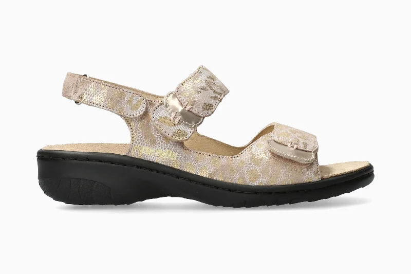 Women's Sandals with a Wedge Heel and a Tassel Detail in Orange for a Trendy LookGetha - Nude Women's Sandals with a Wedge Heel and a Tassel Detail in Orange for a Trendy LookGetha - Nude