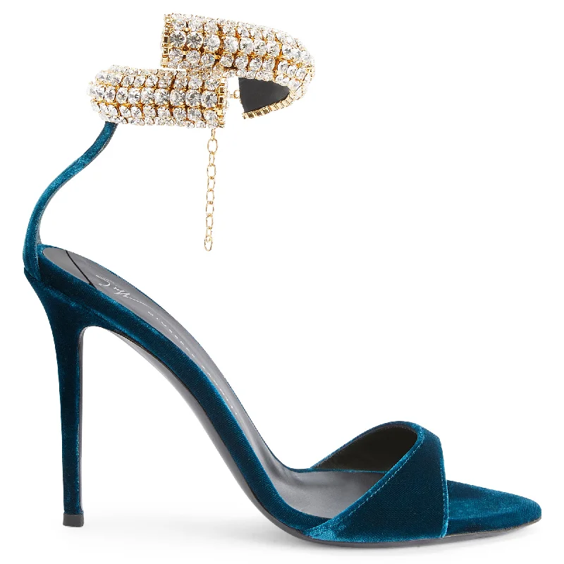 Women's Thong Sandals with a Beaded Design in Multicolor for a Beachy AestheticGiuseppe Zanotti Intriigo Bijoux Women's Thong Sandals with a Beaded Design in Multicolor for a Beachy AestheticGiuseppe Zanotti Intriigo Bijoux