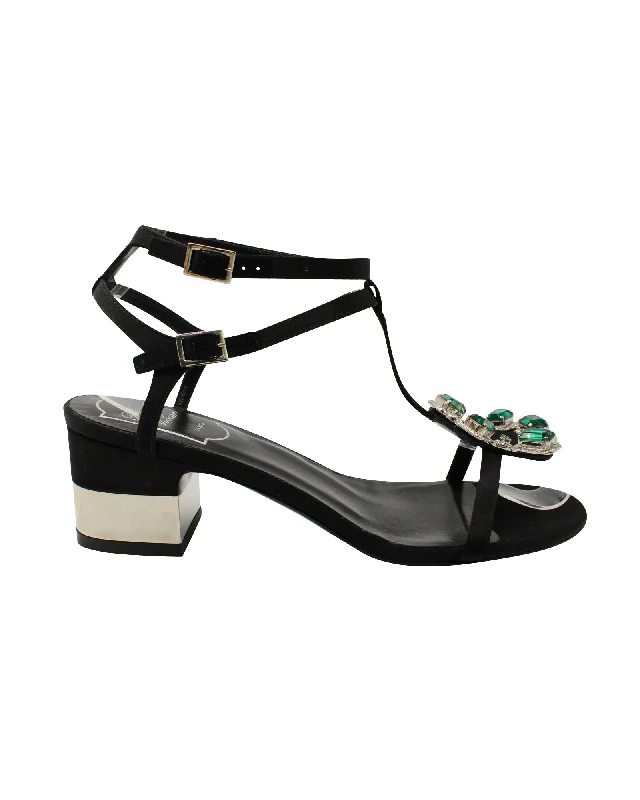 Women's Flat Slide Sandals with a Memory Foam Insole in White for All - Day ComfortRoger Vivier Jewels Crown High Heel Sandals in Black Satin Women's Flat Slide Sandals with a Memory Foam Insole in White for All - Day ComfortRoger Vivier Jewels Crown High Heel Sandals in Black Satin