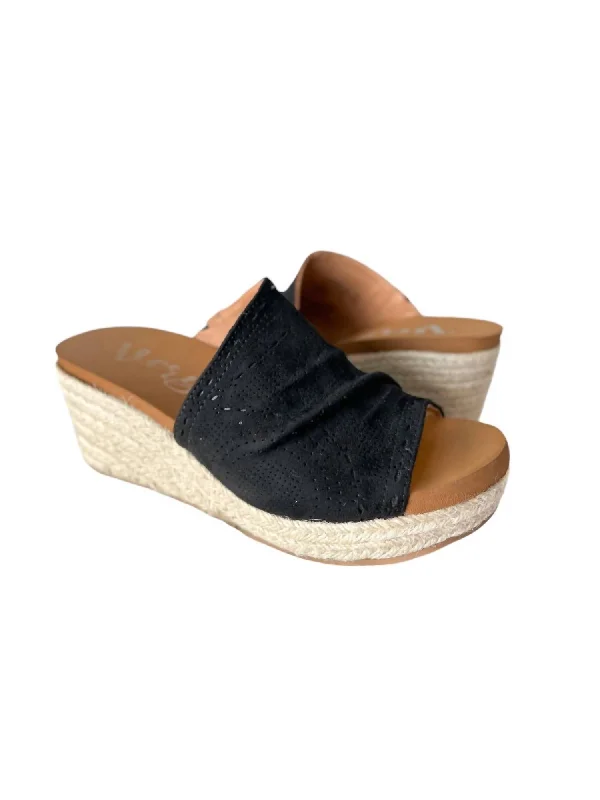Lightweight Women's Mesh - Paneled Sandals in Yellow for BreathabilityWomen's Marie Sandals In Black Lightweight Women's Mesh - Paneled Sandals in Yellow for BreathabilityWomen's Marie Sandals In Black