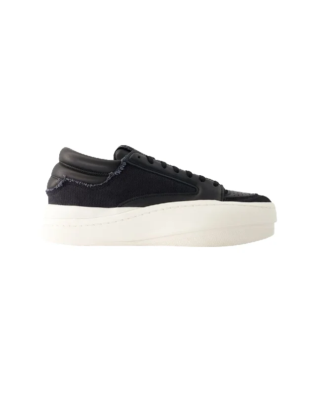 Chunky - Sole Women's Platform Sneakers in White for a Trendy Street Style LookCentennial Low Sneakers - Y-3 - Leather - Black Chunky - Sole Women's Platform Sneakers in White for a Trendy Street Style LookCentennial Low Sneakers - Y-3 - Leather - Black