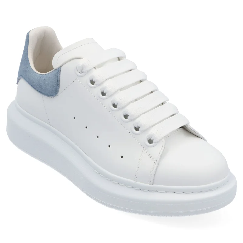 Chunky - Sole Women's Platform Sneakers in White for a Trendy Street Style LookLarry Sneaker Chunky - Sole Women's Platform Sneakers in White for a Trendy Street Style LookLarry Sneaker