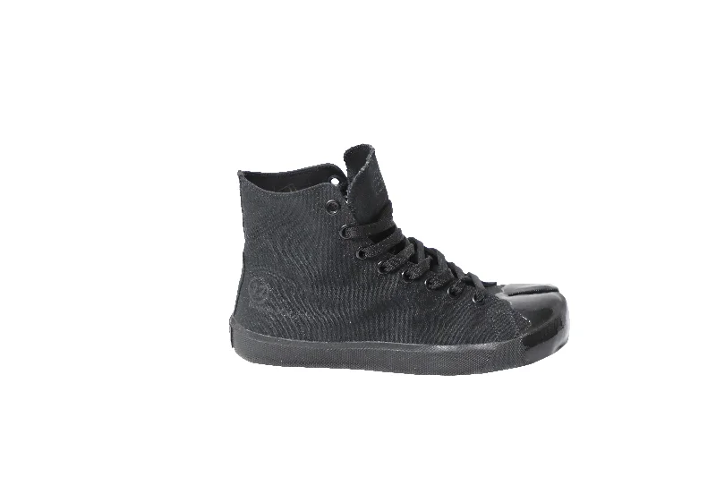 Slip - On Women's Canvas Sneakers in Navy for Easy and Effortless WearMaison Margiela High-Top Tabi Sneakers in Black Canvas Slip - On Women's Canvas Sneakers in Navy for Easy and Effortless WearMaison Margiela High-Top Tabi Sneakers in Black Canvas