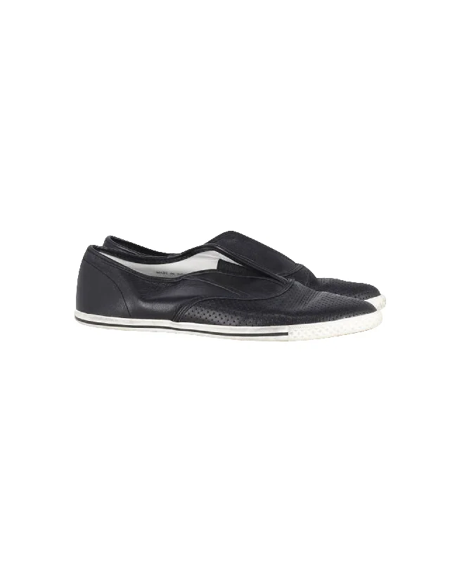 Vegan - Friendly Women's Sneakers Made from Recycled Materials for an Eco - Conscious ChoiceMarc by Marc Jacobs Slip On Sneakers in Black Leather Vegan - Friendly Women's Sneakers Made from Recycled Materials for an Eco - Conscious ChoiceMarc by Marc Jacobs Slip On Sneakers in Black Leather