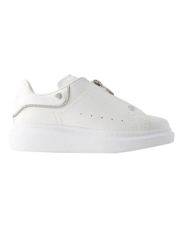 Patterned Print Women's Sneakers in Floral Designs for a Feminine and Fashion - Forward LookOversized Sneakers - Alexander Mcqueen - Leather - White/Silver Patterned Print Women's Sneakers in Floral Designs for a Feminine and Fashion - Forward LookOversized Sneakers - Alexander Mcqueen - Leather - White/Silver