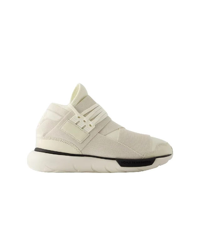 High - Top Women's Leather Sneakers in Black for a Stylish and Durable OptionQasa Sneakers - Y-3 - Leather - Black High - Top Women's Leather Sneakers in Black for a Stylish and Durable OptionQasa Sneakers - Y-3 - Leather - Black