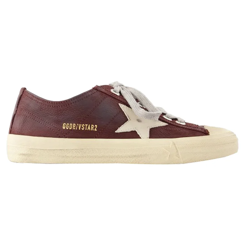 Low - Top Women's Tennis Sneakers in Bright Neon for a Pop of Color on the CourtV-Star 2 Sneakers - Golden Goose Deluxe Brand - Leather - Red Low - Top Women's Tennis Sneakers in Bright Neon for a Pop of Color on the CourtV-Star 2 Sneakers - Golden Goose Deluxe Brand - Leather - Red