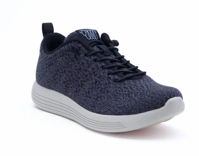 Water - Resistant Women's Hiking Sneakers with Traction Outsoles for Outdoor AdventuresWomen's Belmont Sneakers In Black Merino Wool Water - Resistant Women's Hiking Sneakers with Traction Outsoles for Outdoor AdventuresWomen's Belmont Sneakers In Black Merino Wool