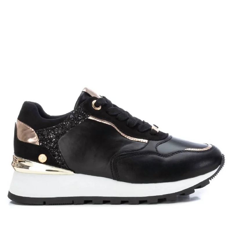 Chunky - Sole Women's Platform Sneakers in White for a Trendy Street Style LookWomen's Casual Sneakers In Black Chunky - Sole Women's Platform Sneakers in White for a Trendy Street Style LookWomen's Casual Sneakers In Black