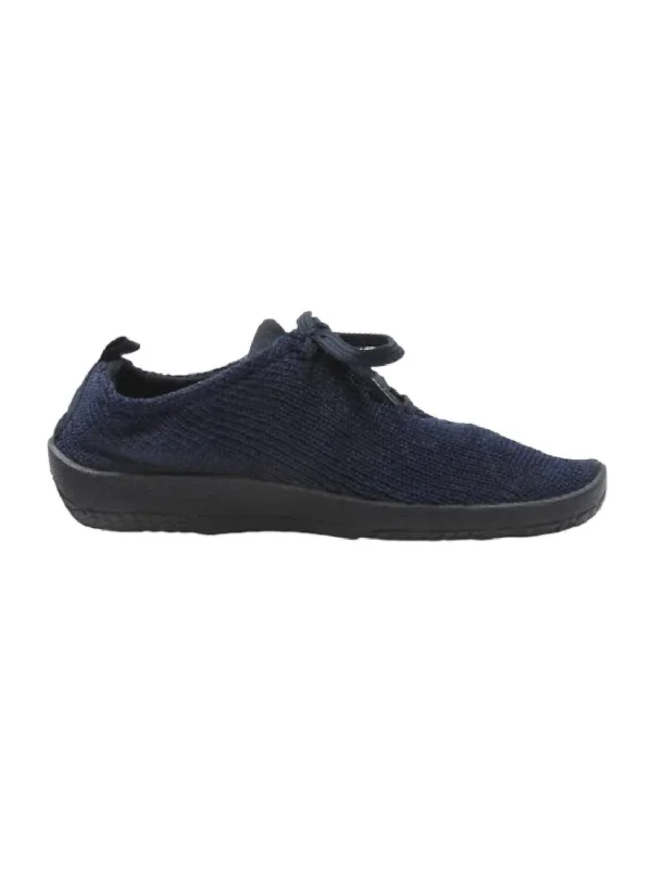 Low - Top Women's Tennis Sneakers in Bright Neon for a Pop of Color on the CourtWomen's Ls Sneaker In Navy Low - Top Women's Tennis Sneakers in Bright Neon for a Pop of Color on the CourtWomen's Ls Sneaker In Navy