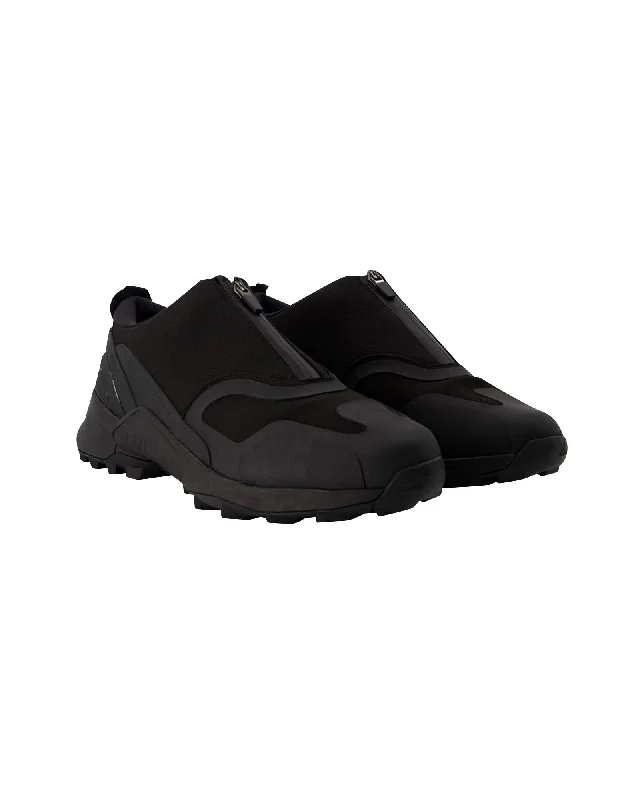 Women's Sneakers with Adjustable Straps for a Customized Fit During High - Impact ExercisesY-3 Swift R3 Low Gtx Sneakers in Black Fabric Women's Sneakers with Adjustable Straps for a Customized Fit During High - Impact ExercisesY-3 Swift R3 Low Gtx Sneakers in Black Fabric